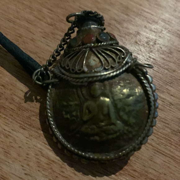 Vintage Snuff Perfume Pendant Necklace from Eastern Coins with Buddha & Gemstone - Picture 3 of 4